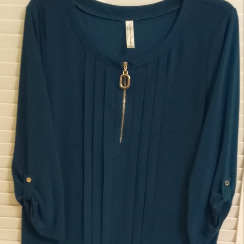 Women's Xl. Perception Concepts Made in Vietnam Roll Up Sleeves and Zipper Top